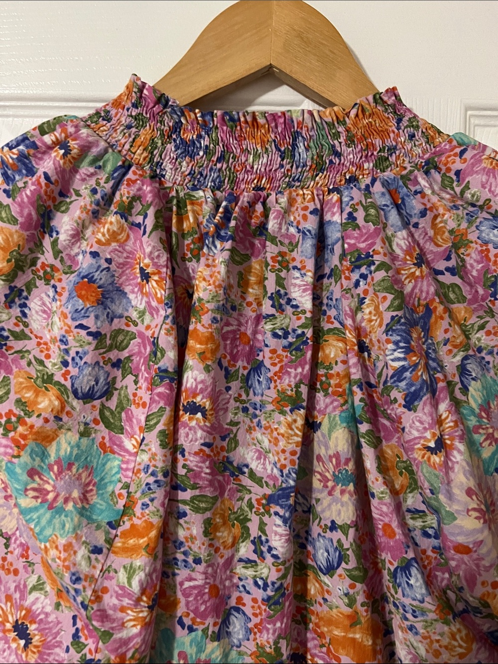Umgee Floral Smocked V-Neck Top Blouse in Pink, Orange, Blue, Green 1XL - Picture 7 of 14
